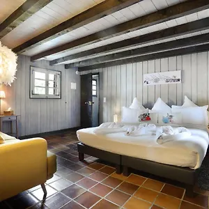 Hotell Les De Babylone, Larringes